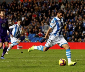 尊龙凯时-包含皇家社会中场连续传威胁球，成为进攻要角的词条