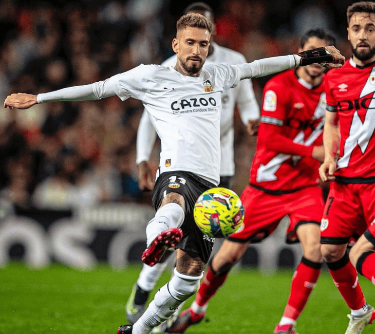 马德里竞技队进攻火力全开，轻松取胜(马德里竞技 队员)